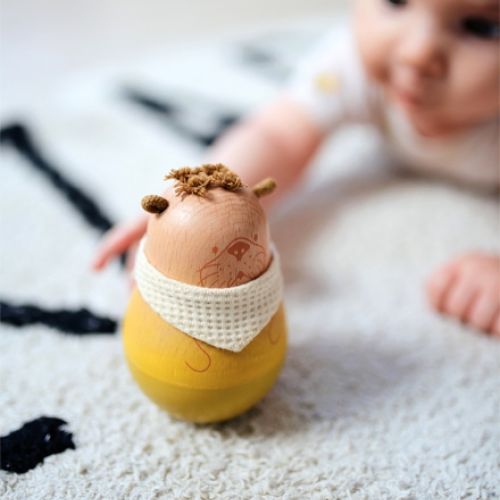 Motorik Box „Mini“ Stehauffigur, Rassel, Motorikspielzeug mieten